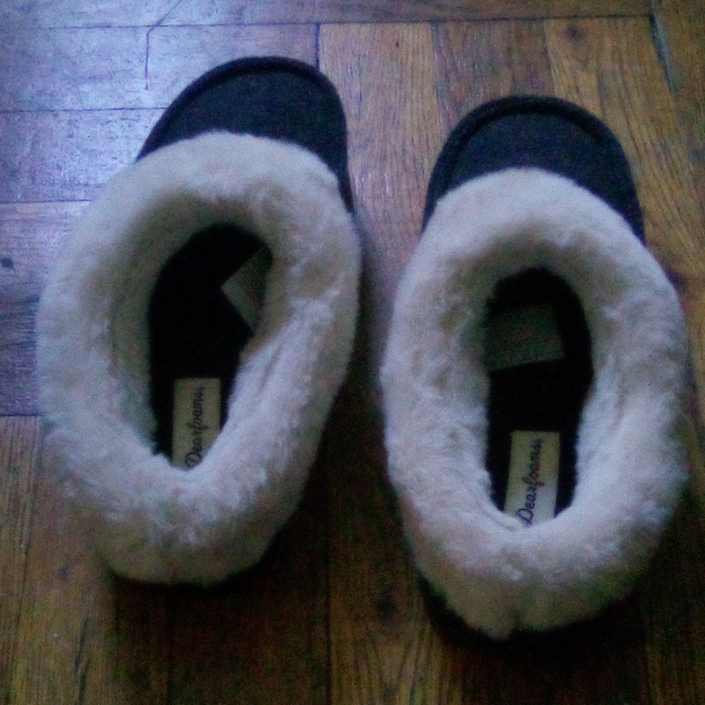 Dearfoams Cream Plush Slippers